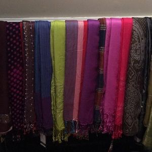 Beautiful scarfs is in for sale .3 for only $12